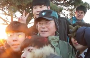[서소문사진관] 문재인 대통령의 새해 첫 의인들과 북한산 산행